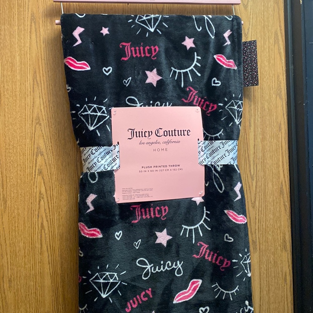NWT beautiful black with design print